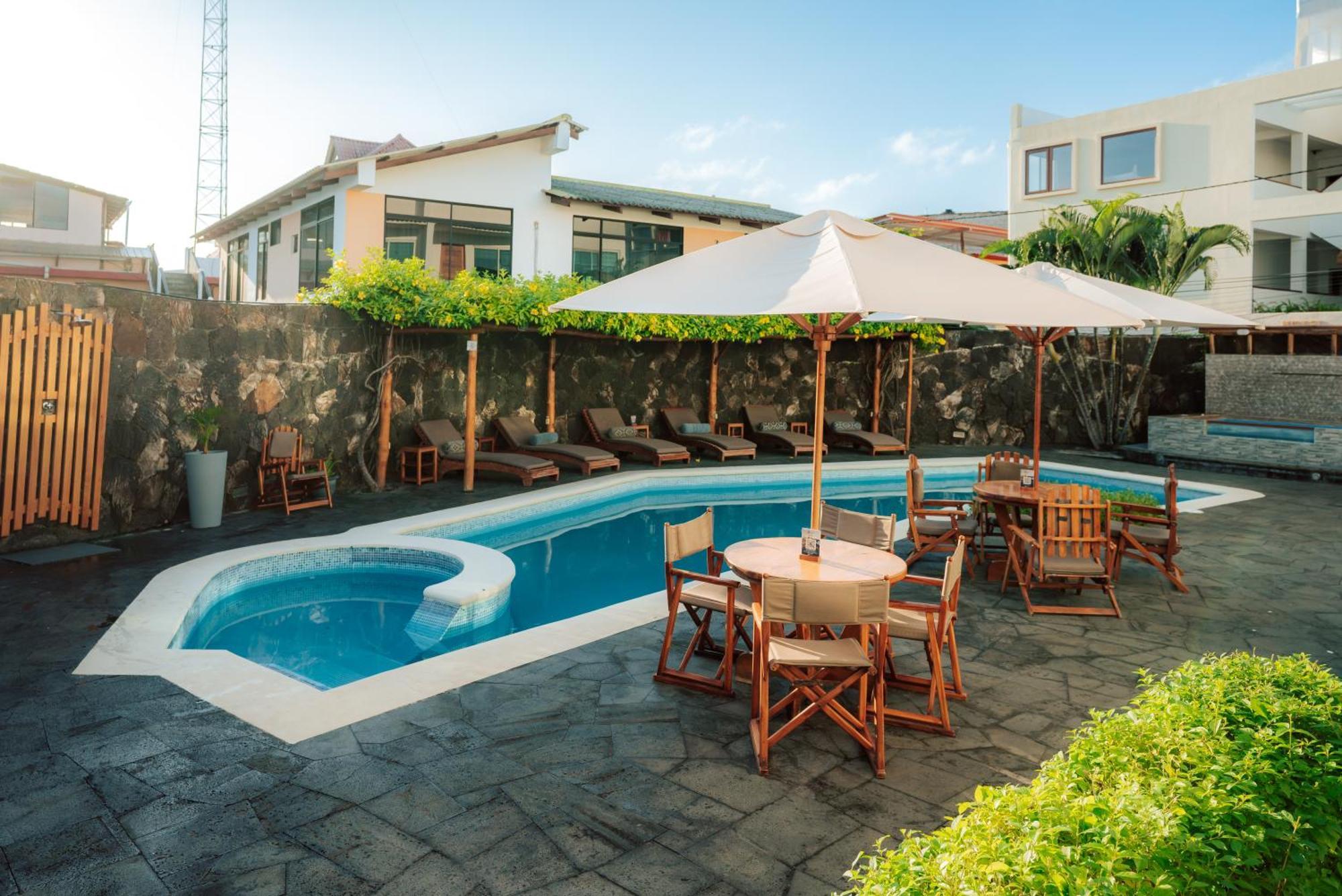 Ninfa Hotel