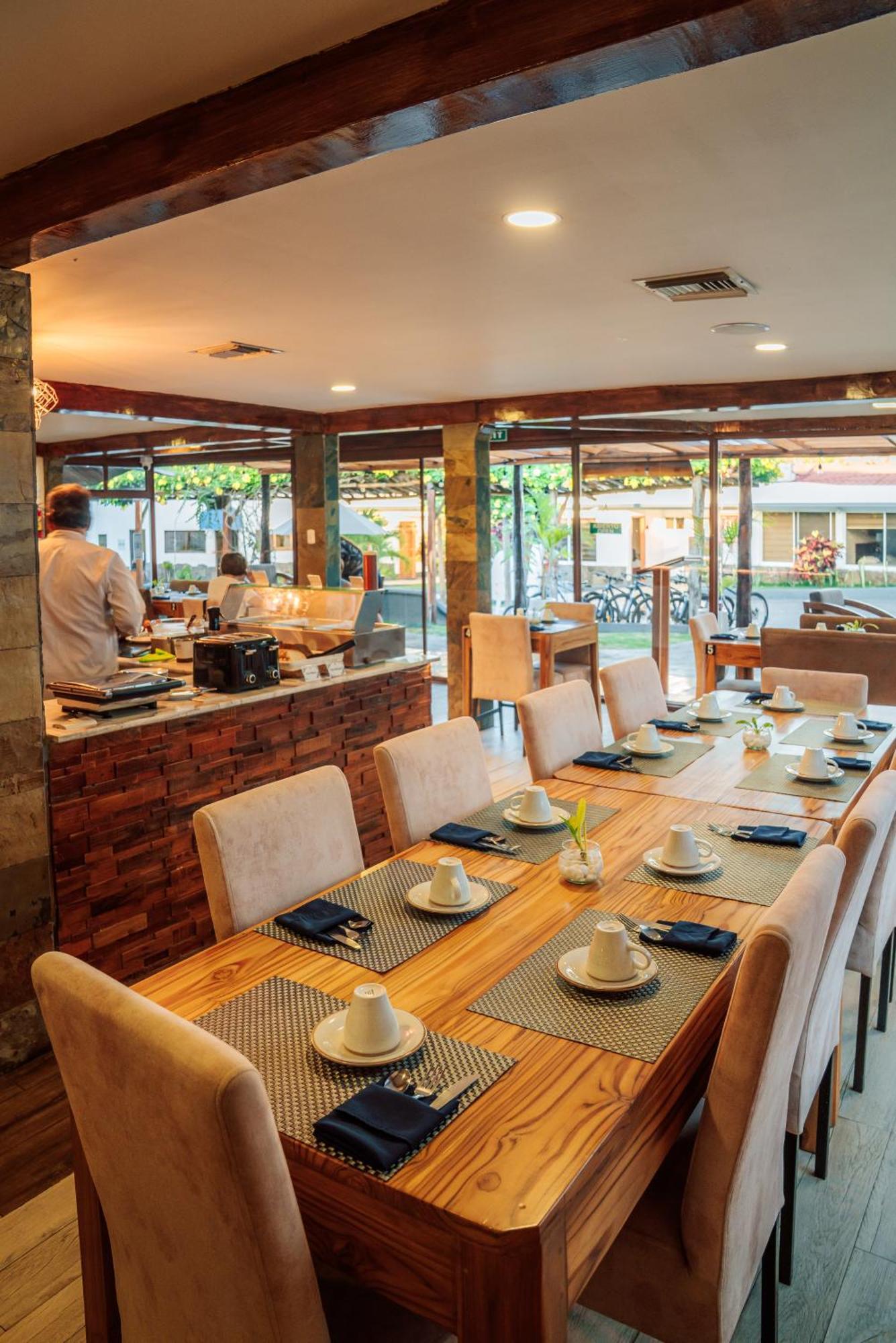 Hotel Ninfa Puerto Ayora (Galapagos Islands)